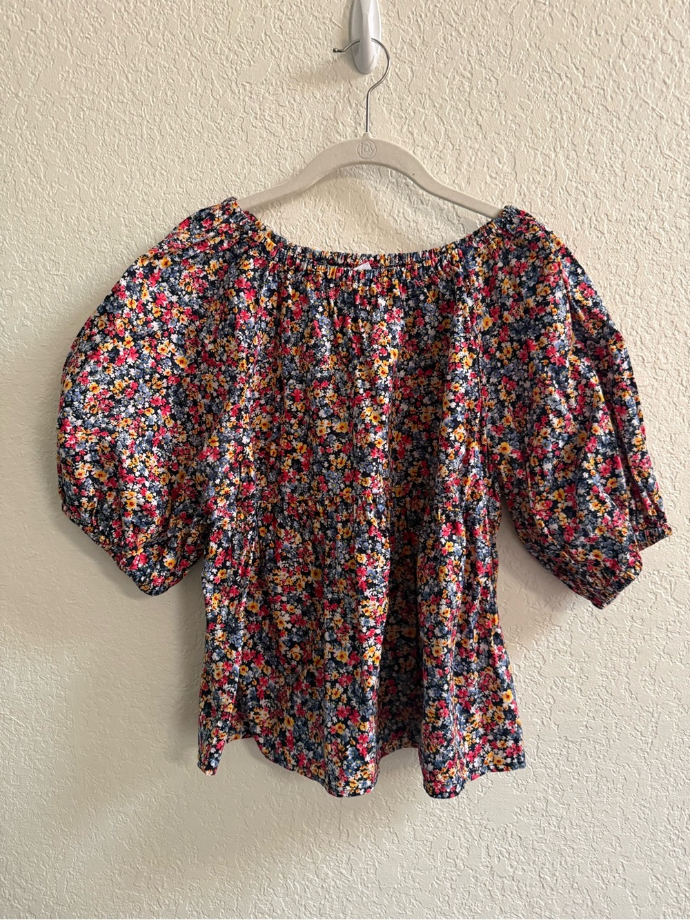 Floral Puff Sleeve Top in Navy Multi